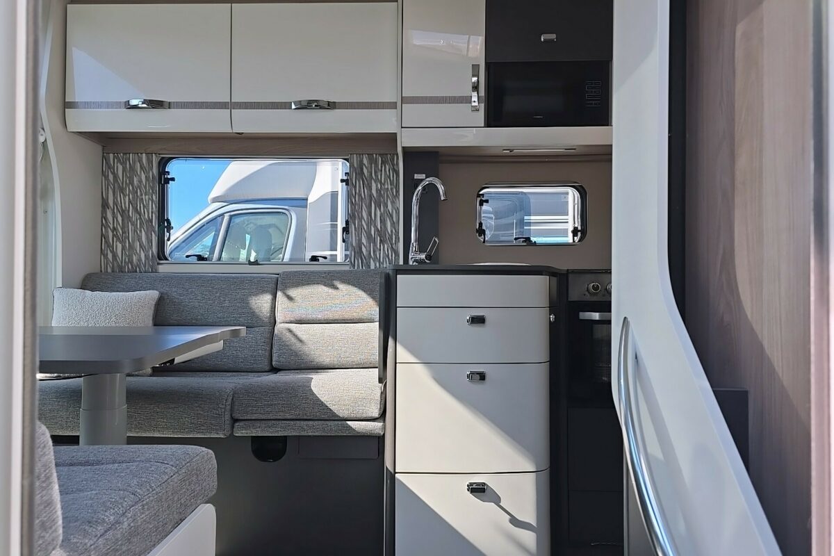 2025 SWIFT ESCAPE 684 ENTRANCE