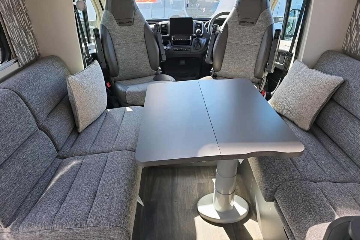 2025 SWIFT ESCAPE 684 LOUNGE