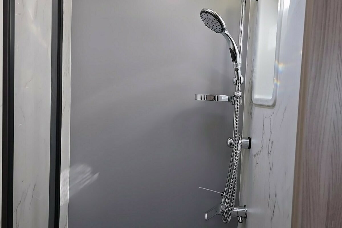 2025 SWIFT ESCAPE 684 SHOWER