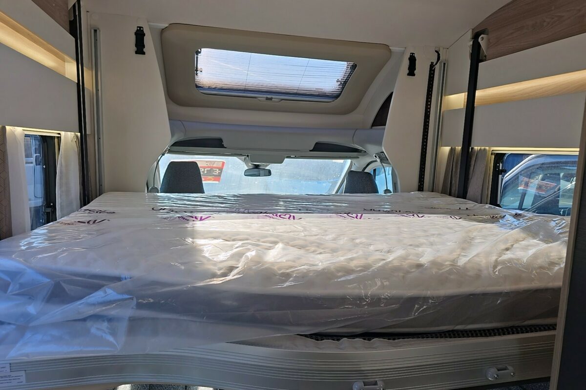 DROP DOWNBED