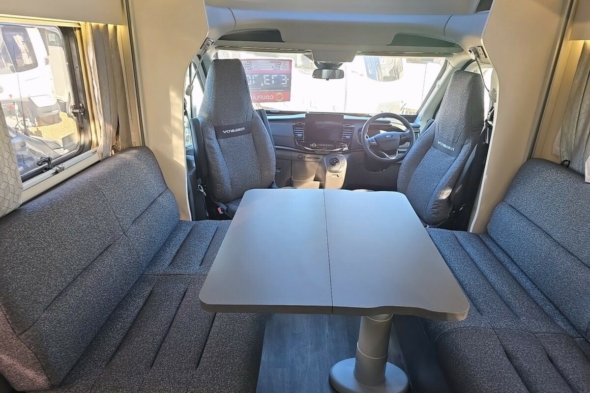 2025 SWIFT VOYAGER 505 SEATING