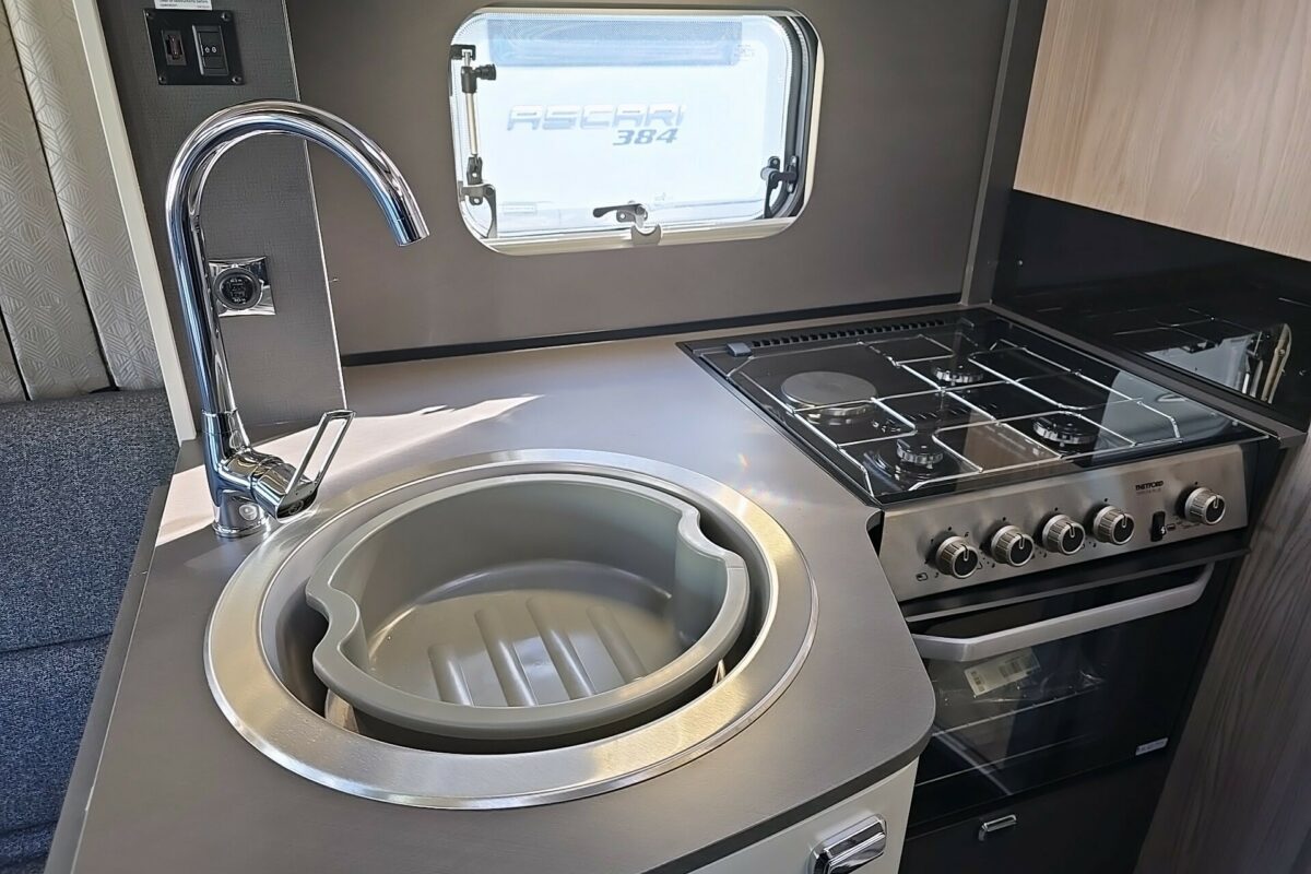 2025 SWIFT VOYAGER 505 KITCHEN