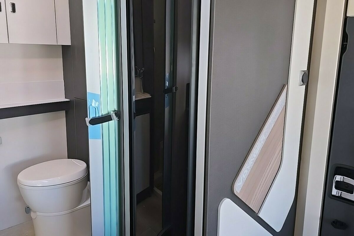 2025 SWIFT VOYAGER 505 FRIDGE