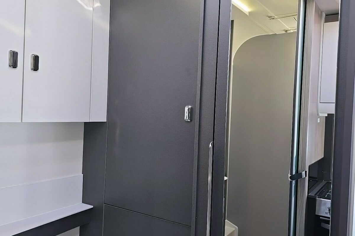 2025 SWIFT VOYAGER 505 WASHROOM