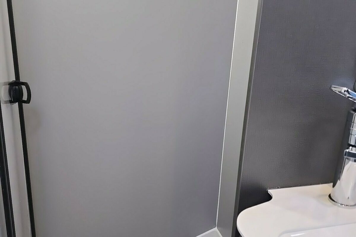 2025 SWIFT VOYAGER 505 WASHROOM