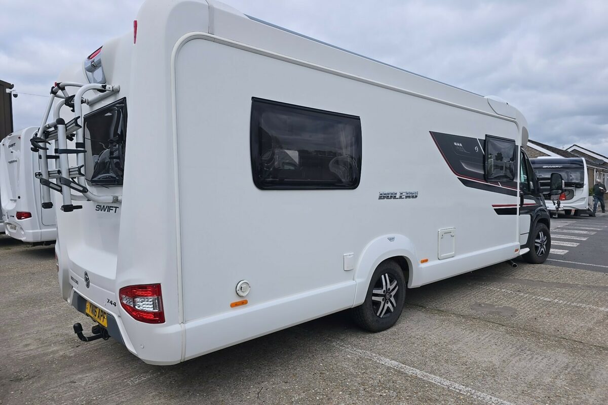 2016 SWIFT BOLERO 744 REAR O/S