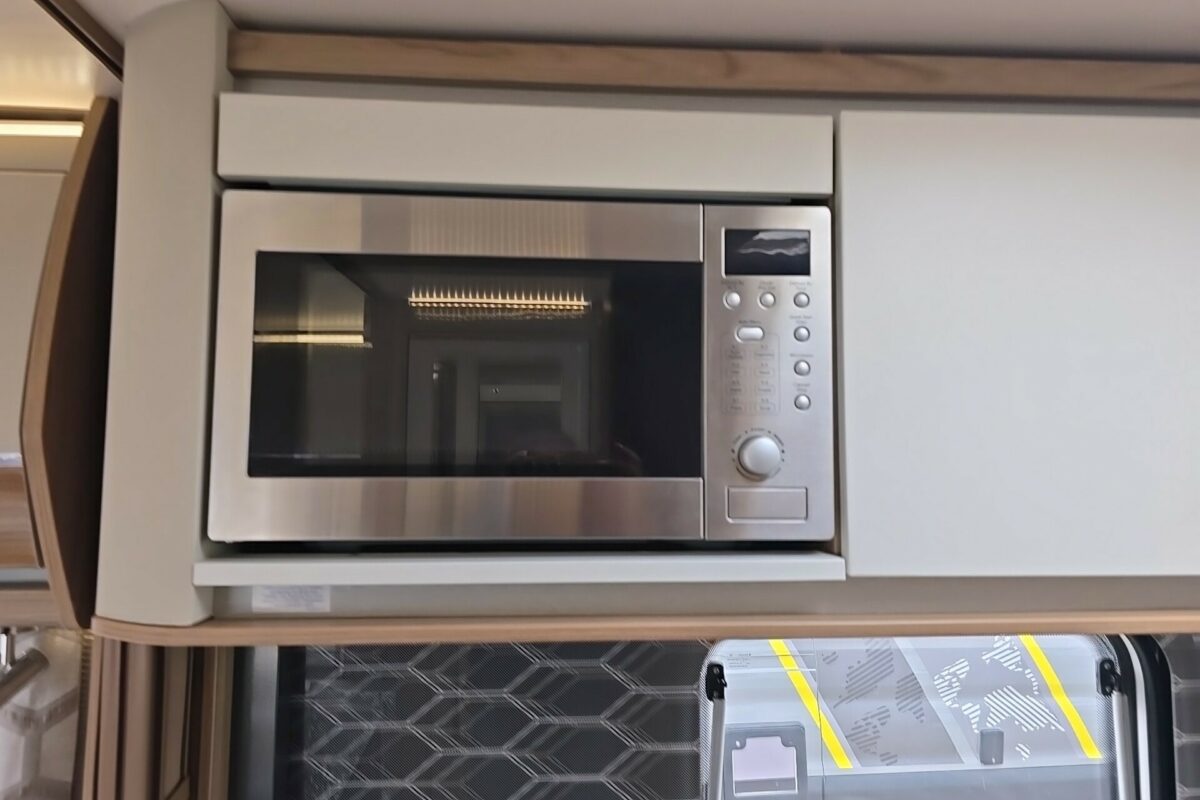 2016 SWIFT BOLERO 744 MICROWAVE