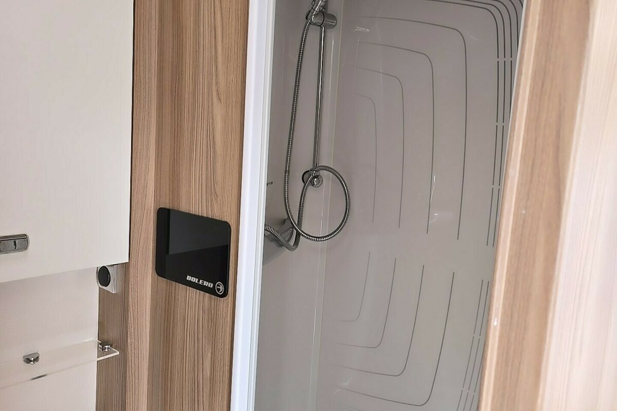 2016 SWIFT BOLERO 744 SHOWER