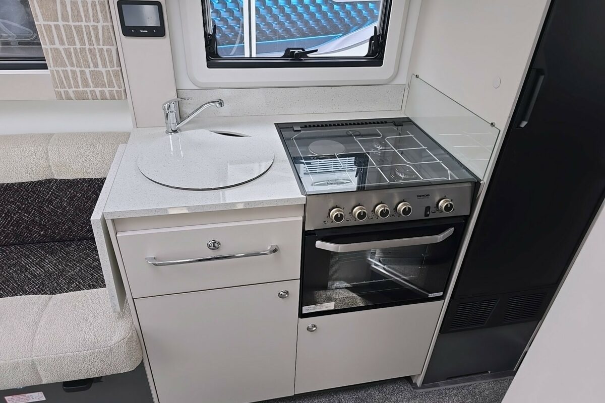 BAILEY ALORA 694T 2024 KITCHEN