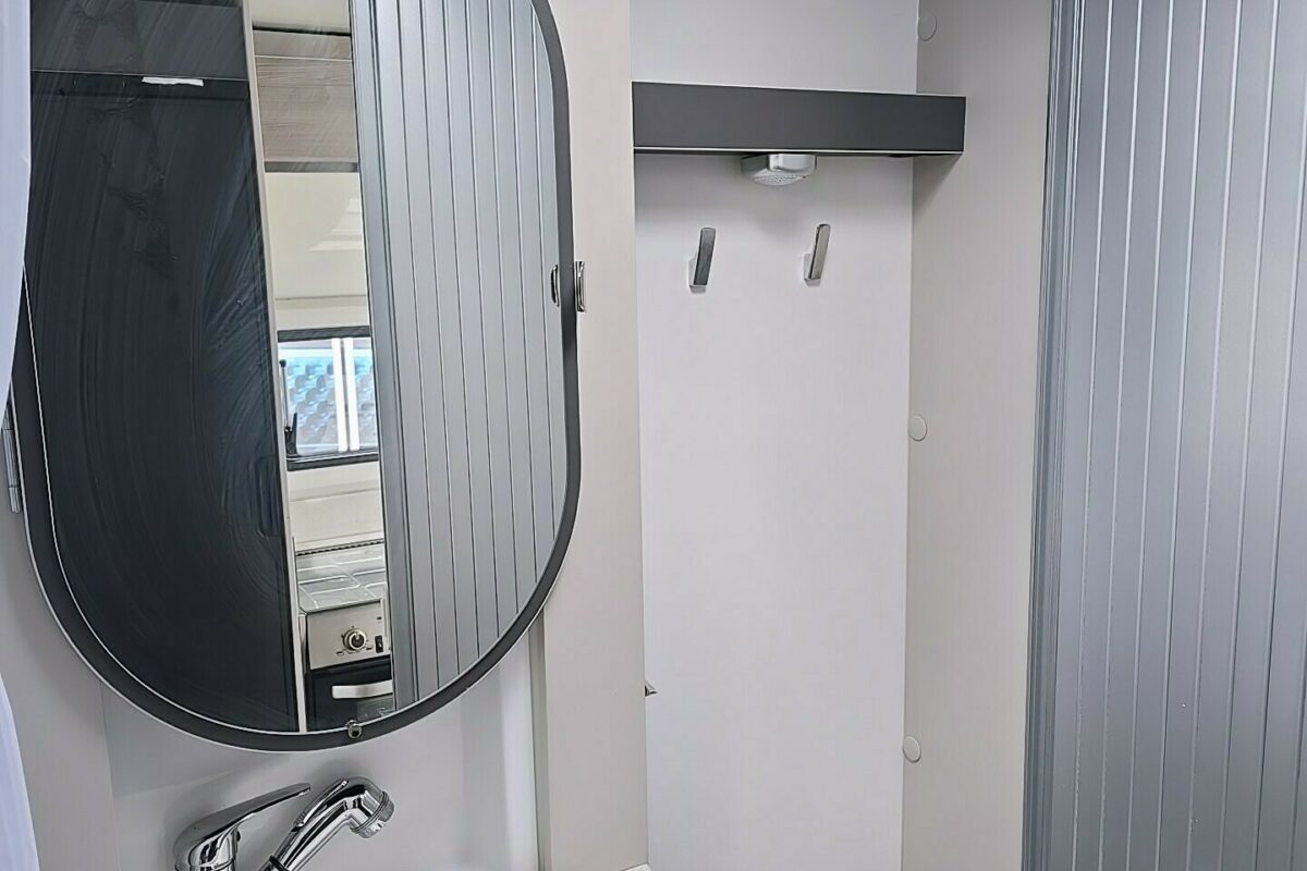 BAILEY ALORA 69 4T 2024 BATHROOM