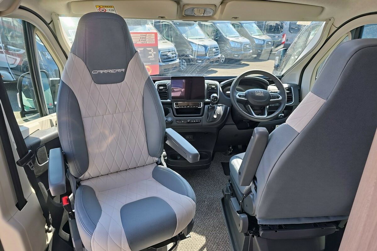 2025 SWIFT CARRERA 132 PILOT SEAT
