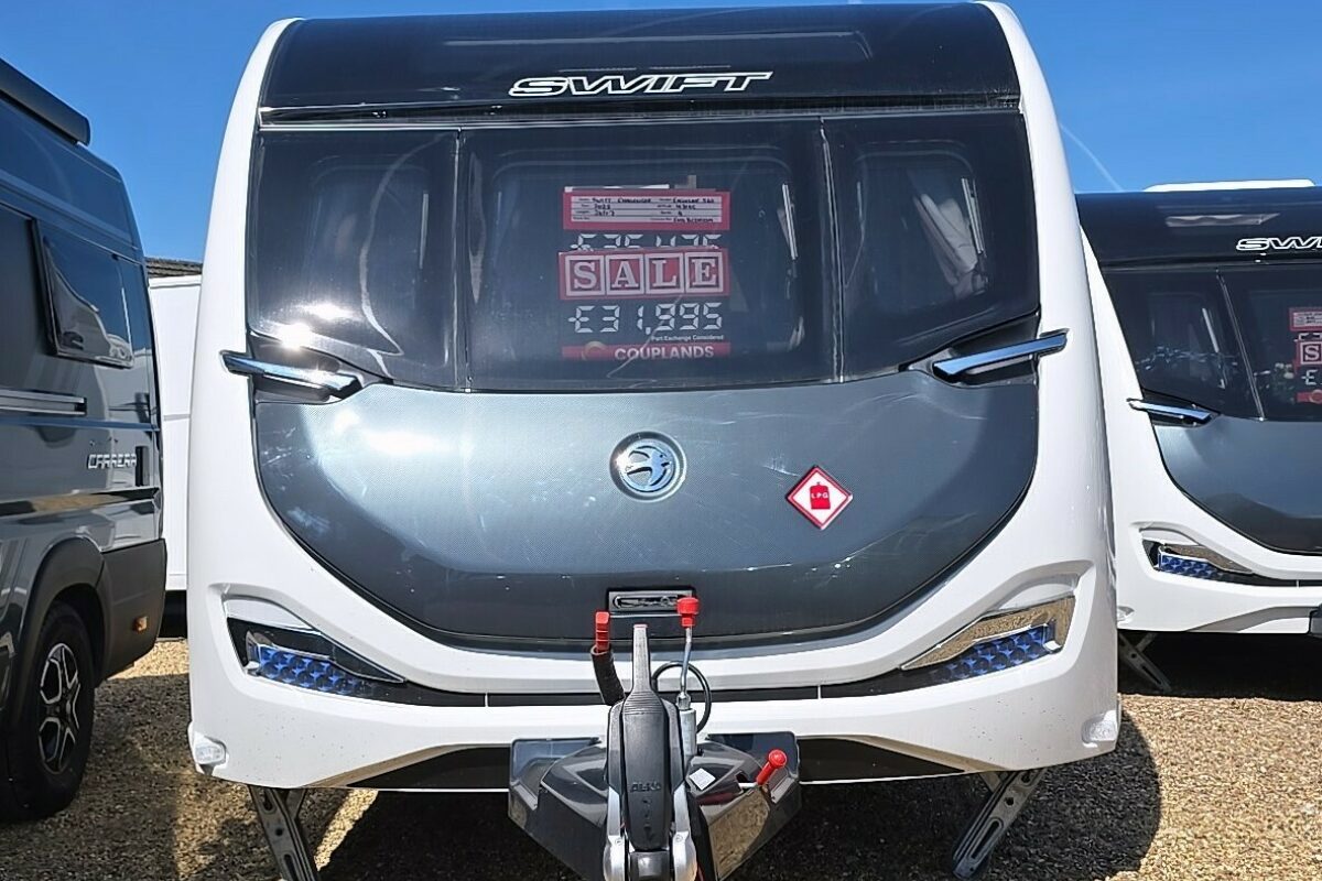 2025 SWIFT CHALLENGER EXCLUSIVE 560 FRONT