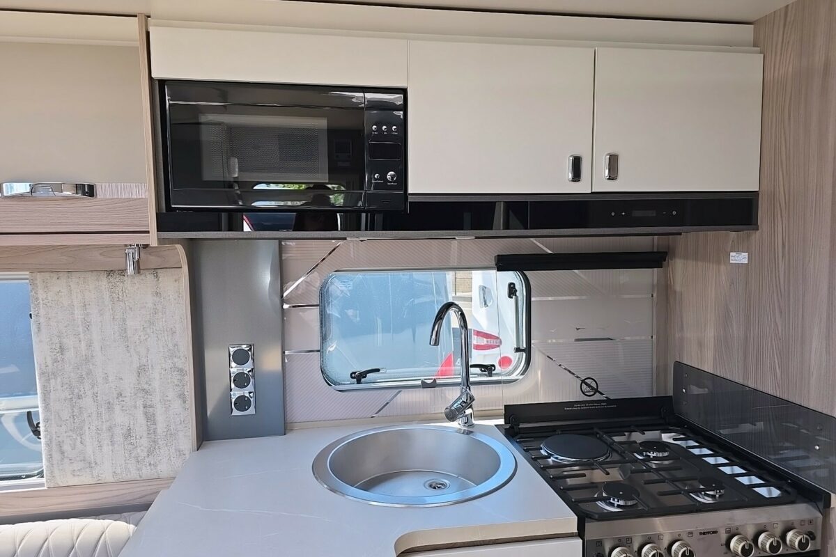 2025 SWIFT CHALLENGER EXCLUSIVE 560 MICROWAVE