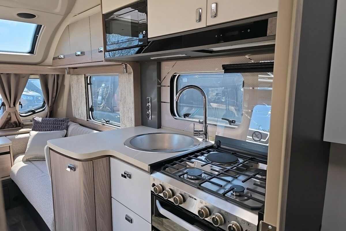 2025 SWIFT CHALLENGER EXCLUSIVE 560 VIEW