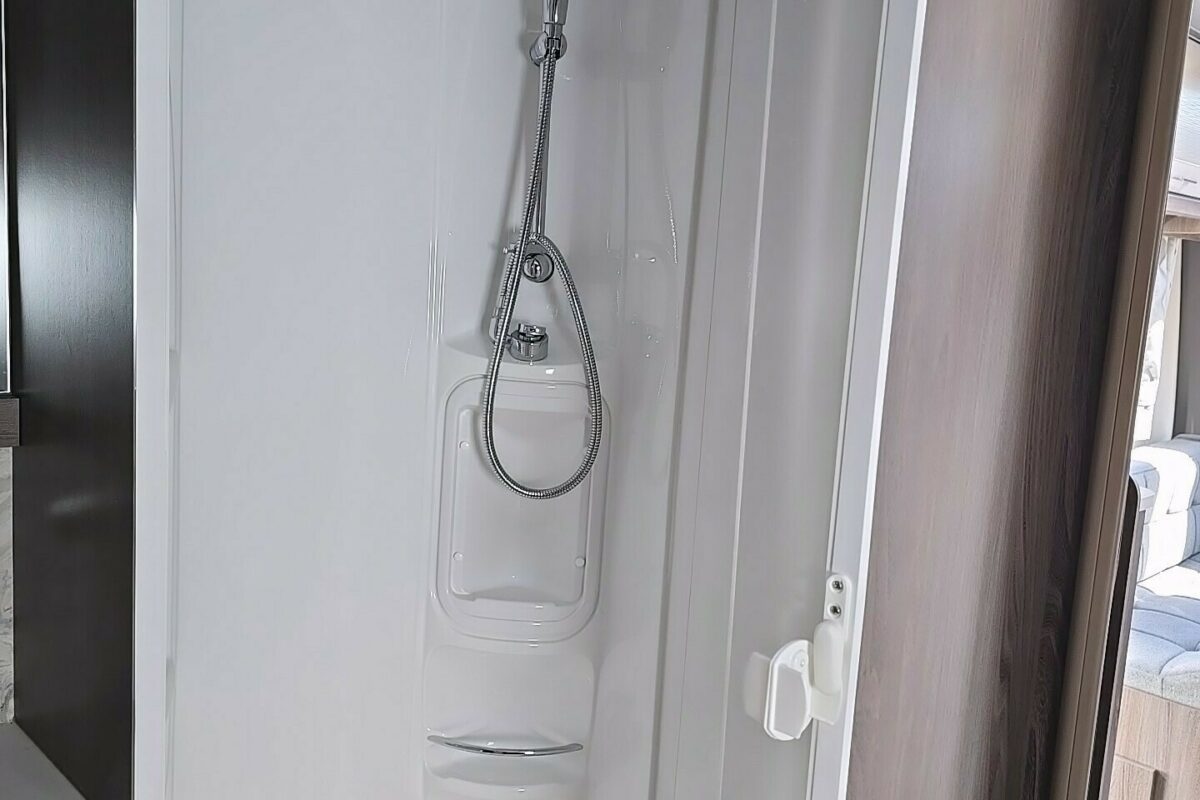 2022 COACHMAN LASER 665 SHOWER