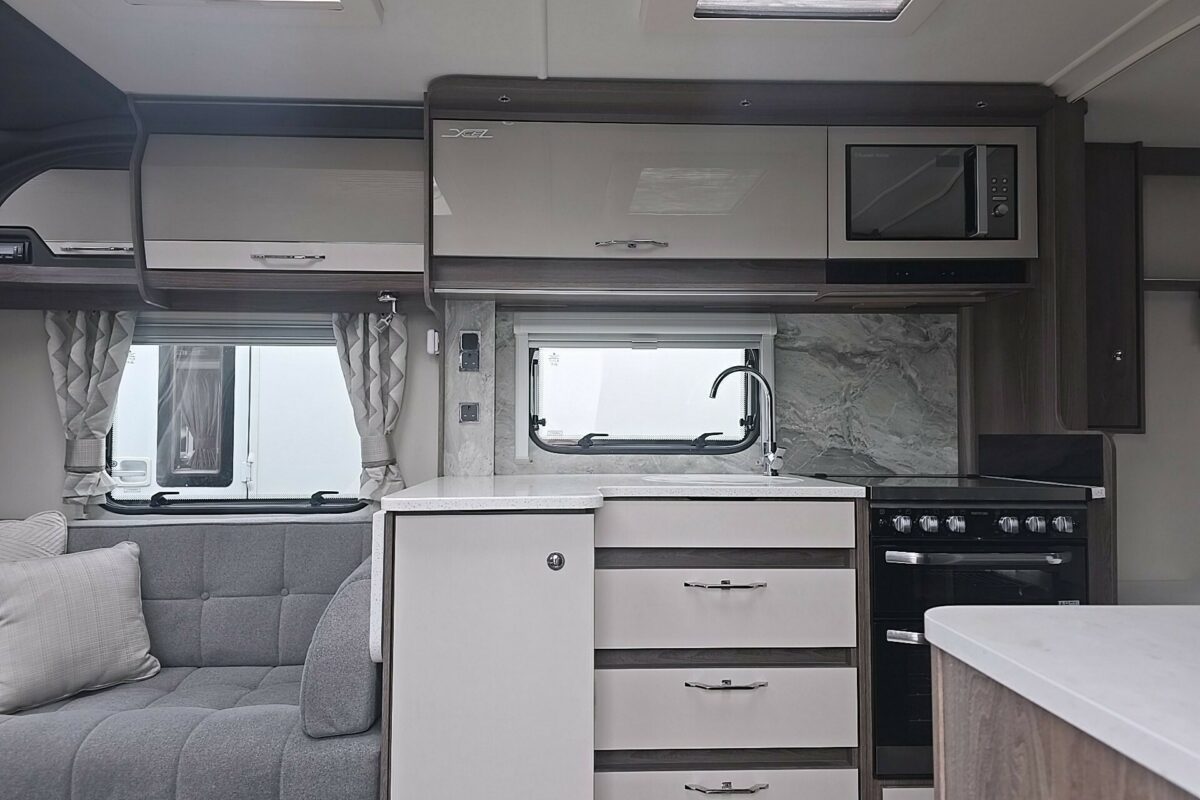 2022 COACHMAN LASER 875 XCEL ENTRANCE