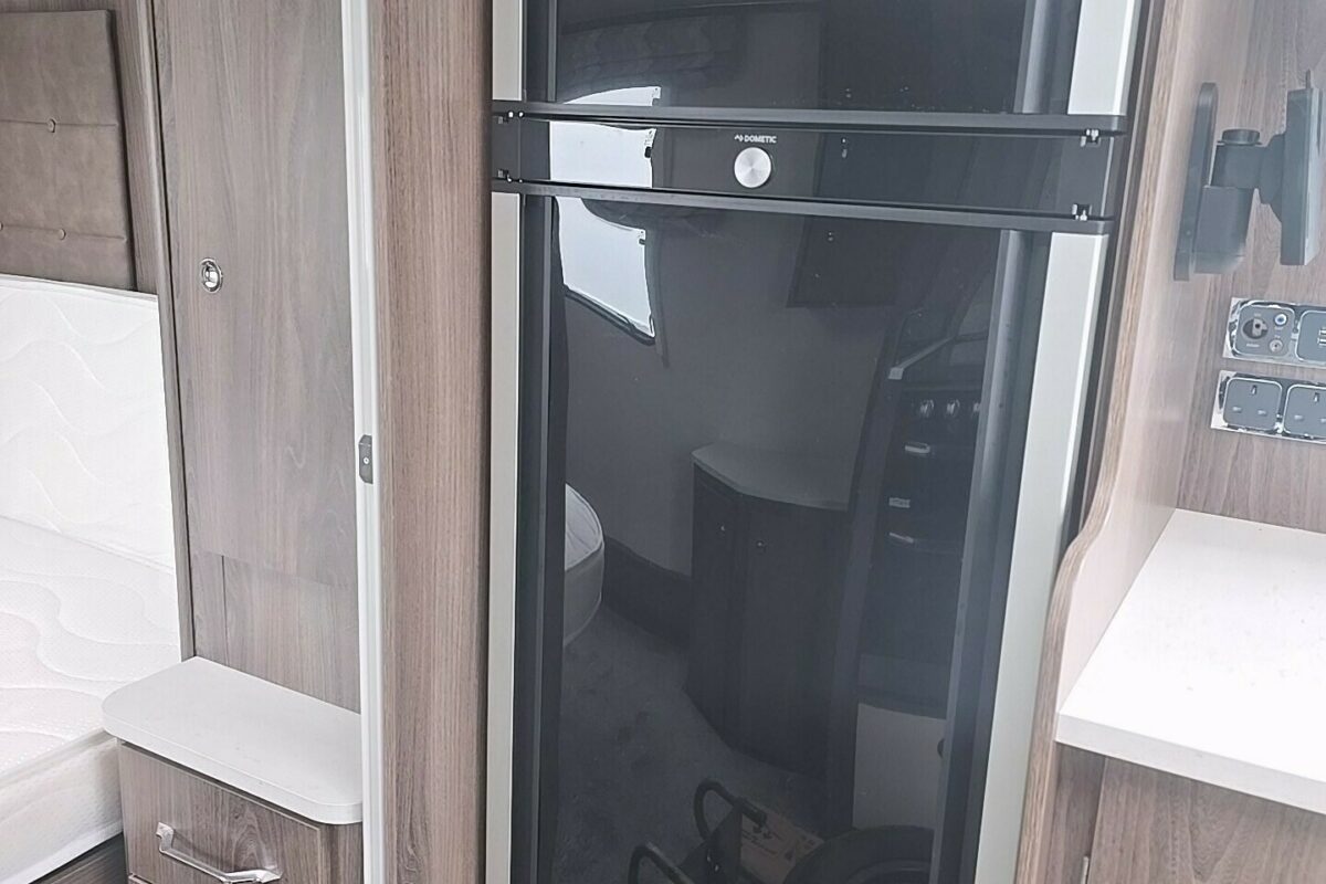 2022 COACHMAN LASER 875 XCEL FRIDGE