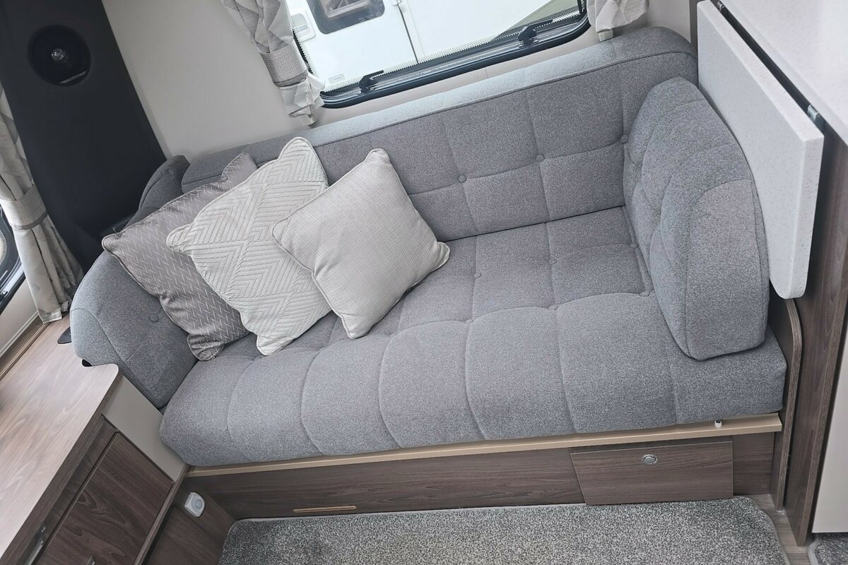 2022 COACHMAN LASER 875 XCEL SEAT