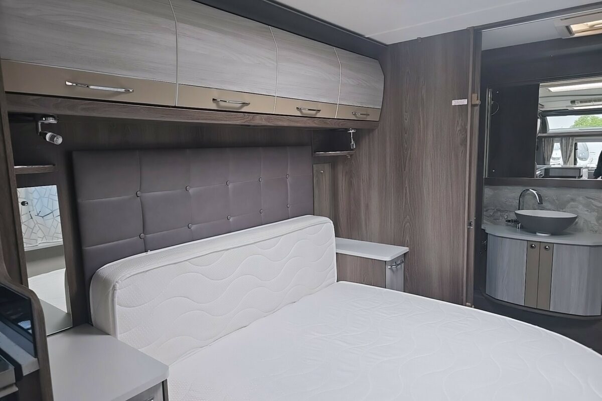2022 COACHMAN LUSSO II BEDROOM