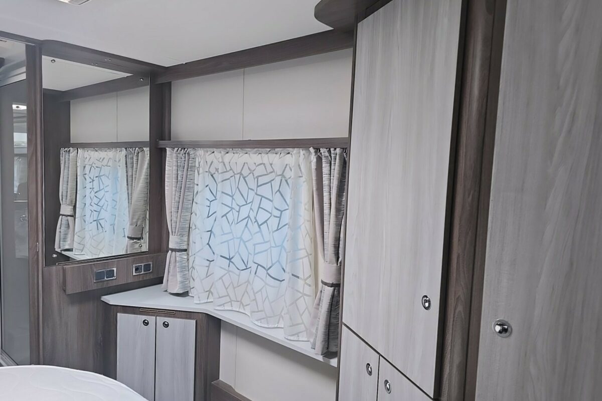 2022 COACHMAN LUSSO II BEDROOM