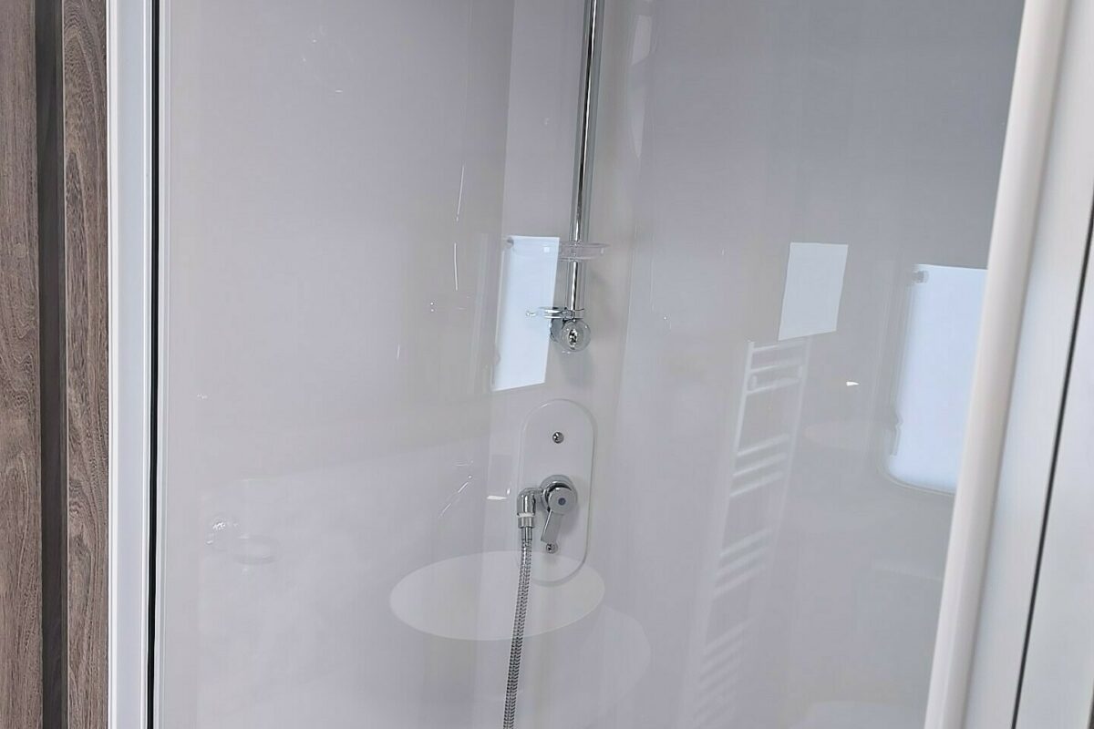 2022 COACHMAN LUSSO II SHOWER