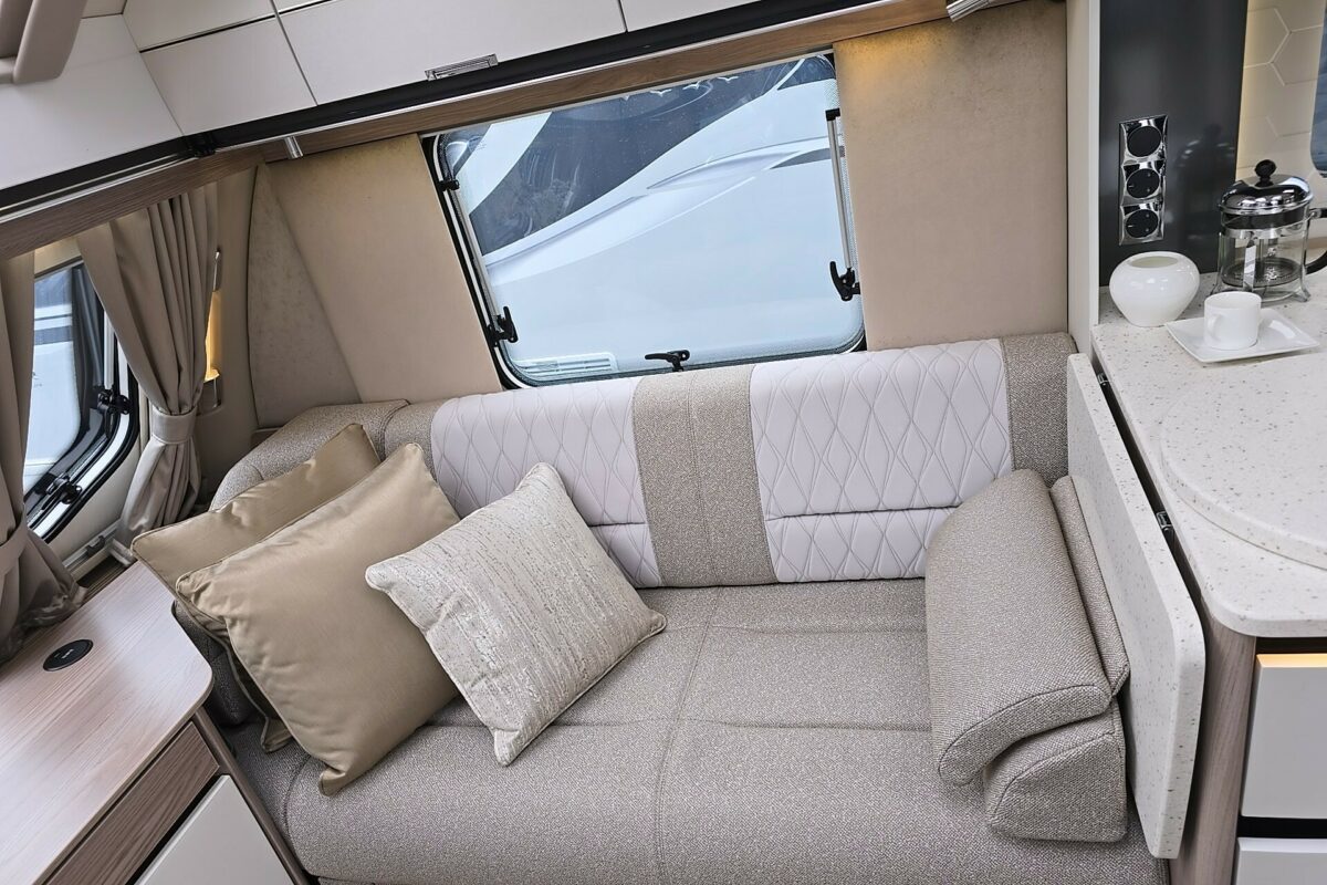2025 BESSACARR 780 SEAT
