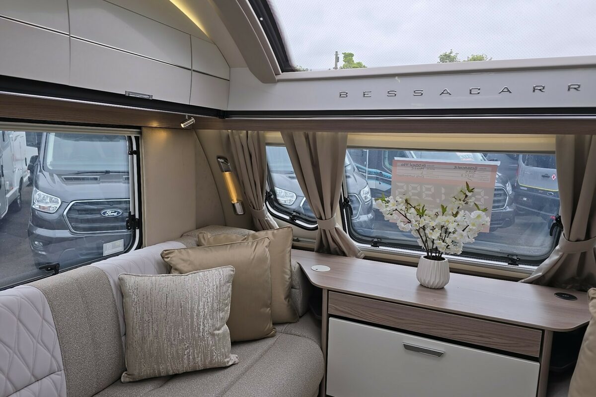 2025 BESSACARR 780 CUSHIONS
