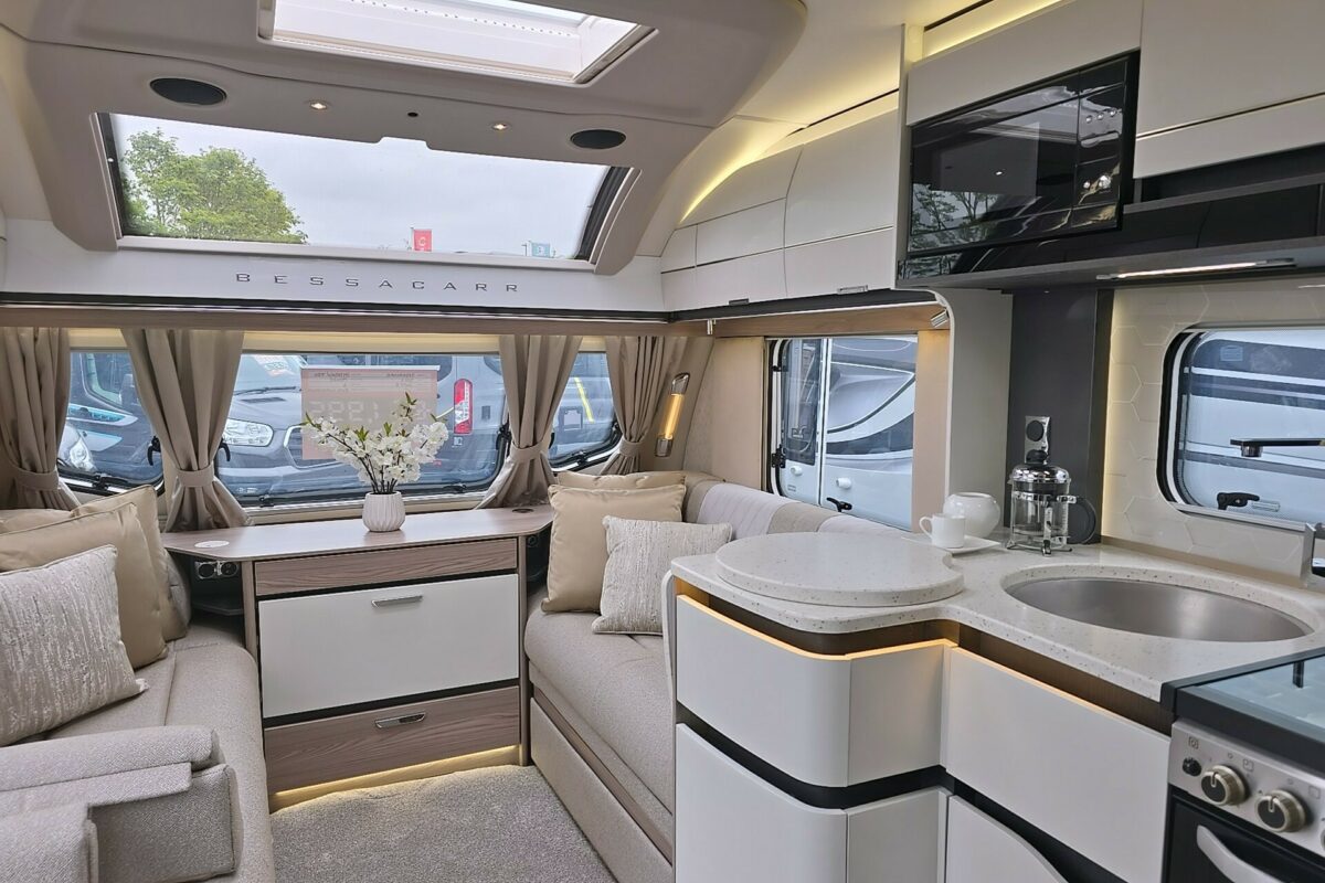 2025 BESSACARR 780 VIEW