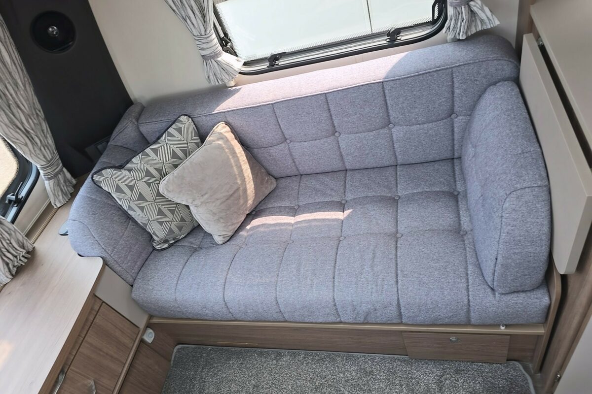 2020 COACHMAN LASER XCEL 875 SEAT