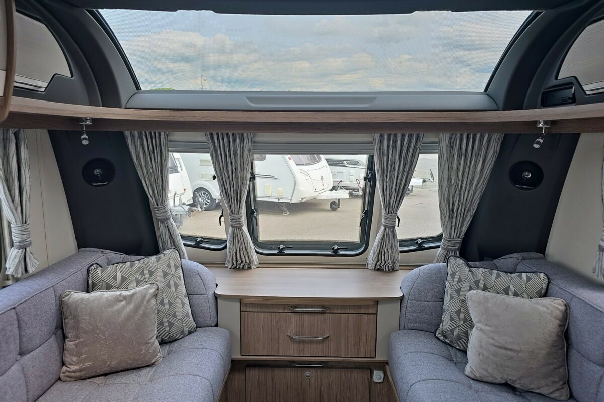 2020 COACHMAN LASER XCEL 875 LOUNGE