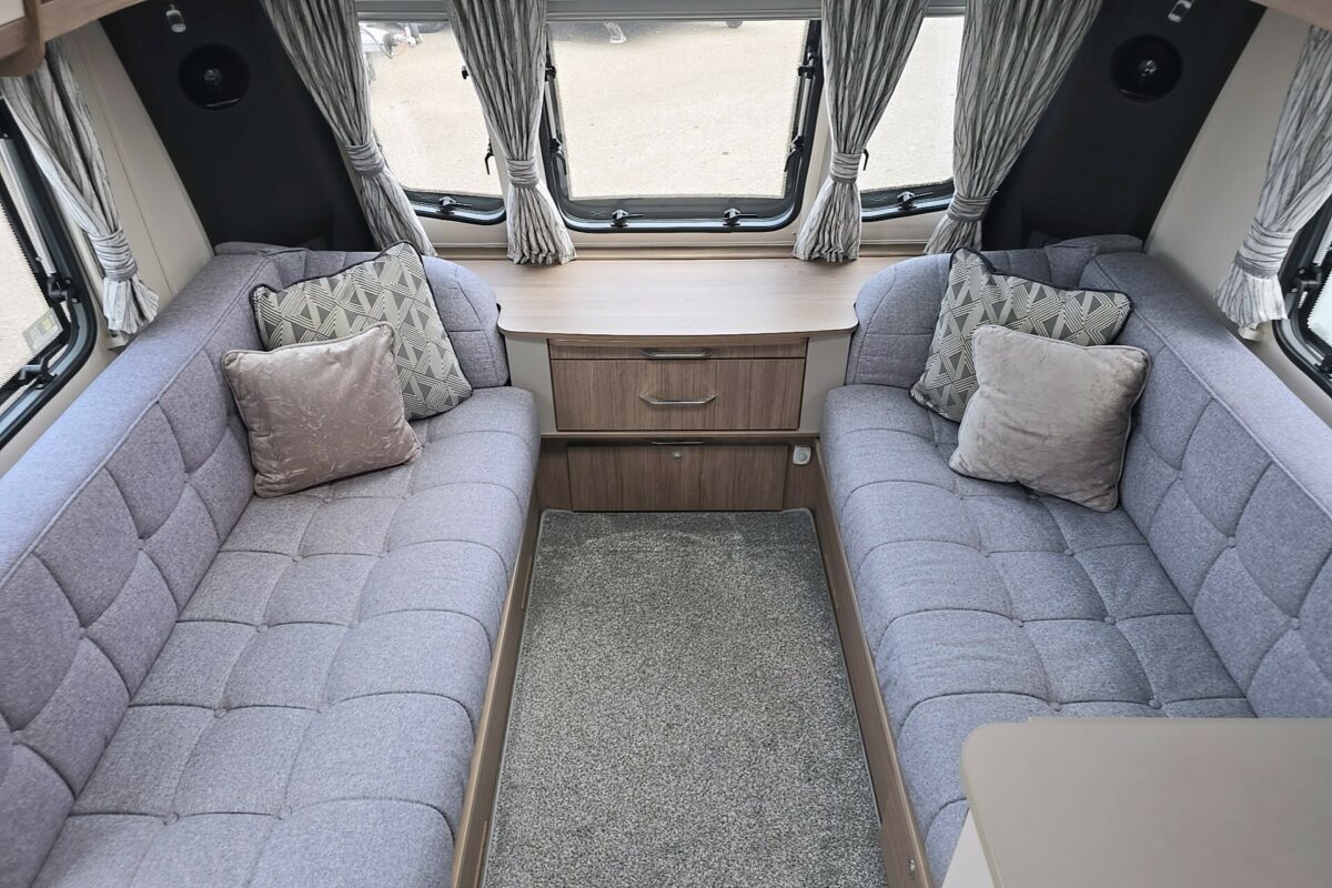 2020 COACHMAN LASER XCEL 875 SEATING