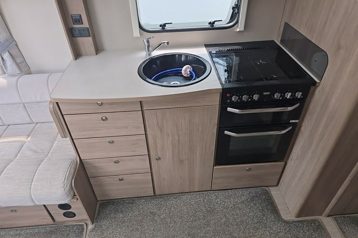 2018 COMPASS CASITA 860 KITCHEN
