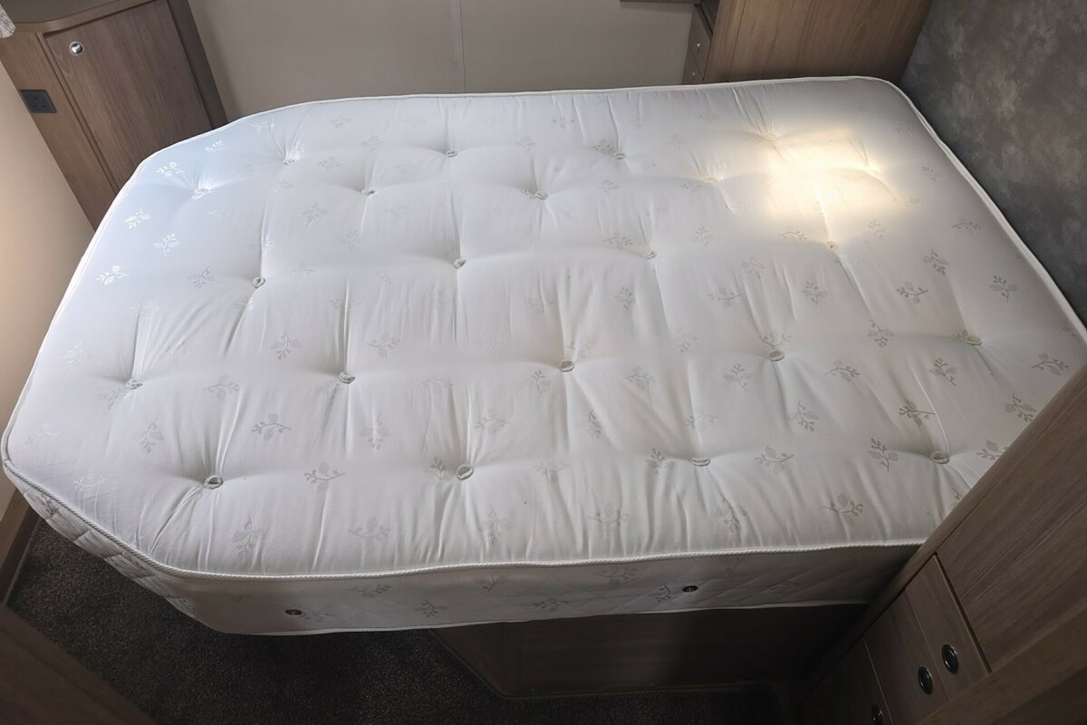 2018 COMPASS CASITA 860 BED