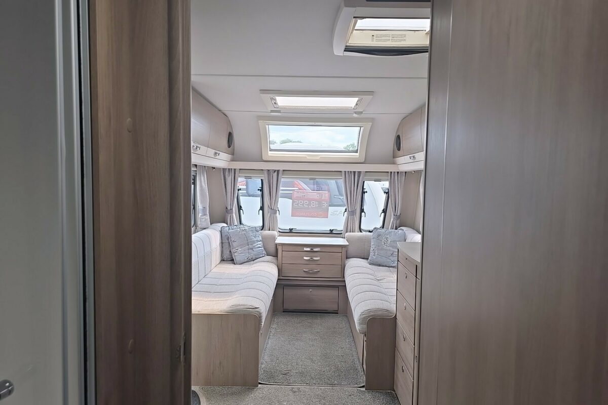 2018 COMPASS CASITA 860 REAR TO FRONT VIEW