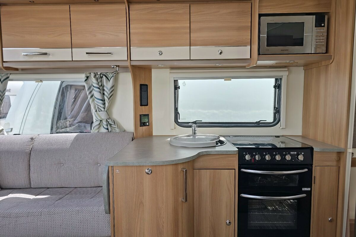 2018 BAILEY PEGASUS GT70 BRINDISI ENTRANCE