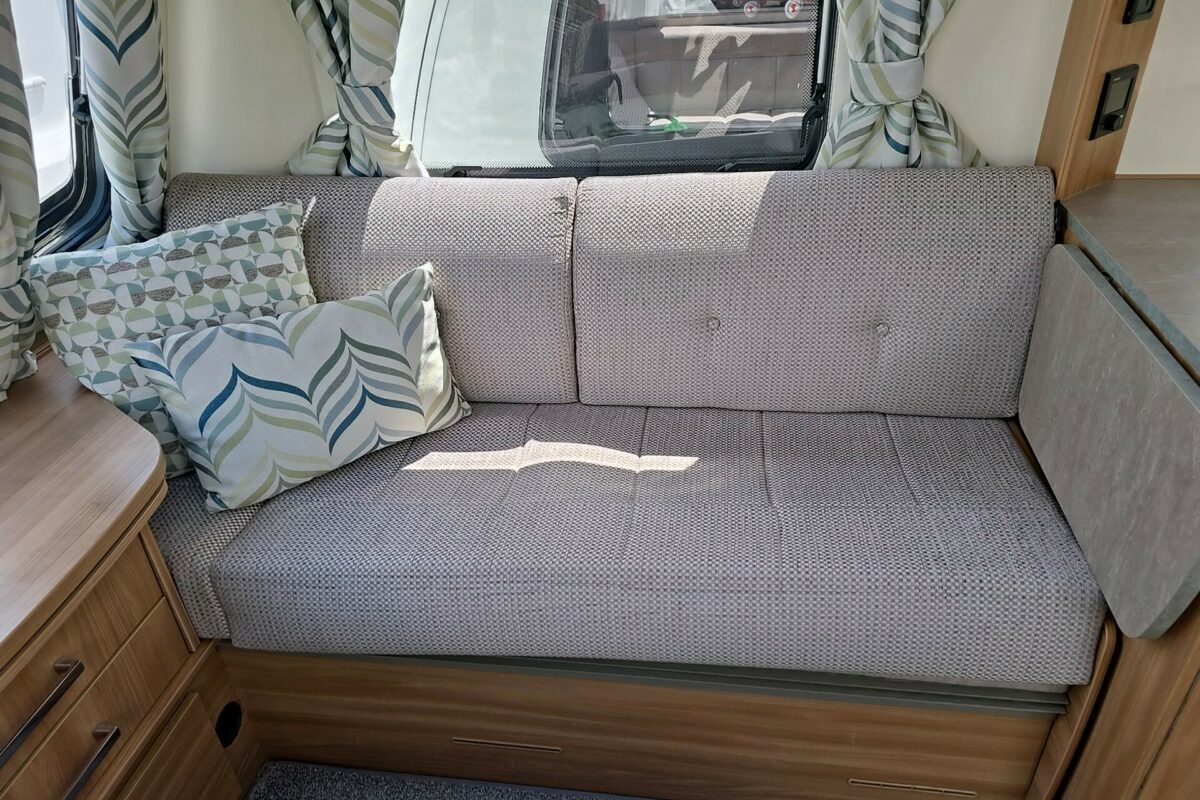 2018 BAILEY PEGASUS GT70 BRINDISI SEAT