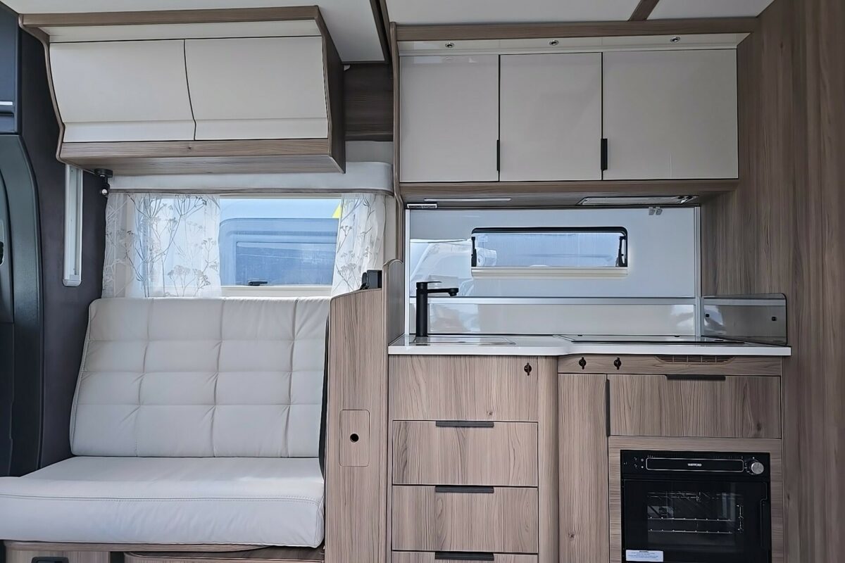 2025 COACHMAN TRAVEL MASTER 565 ENTRANCE