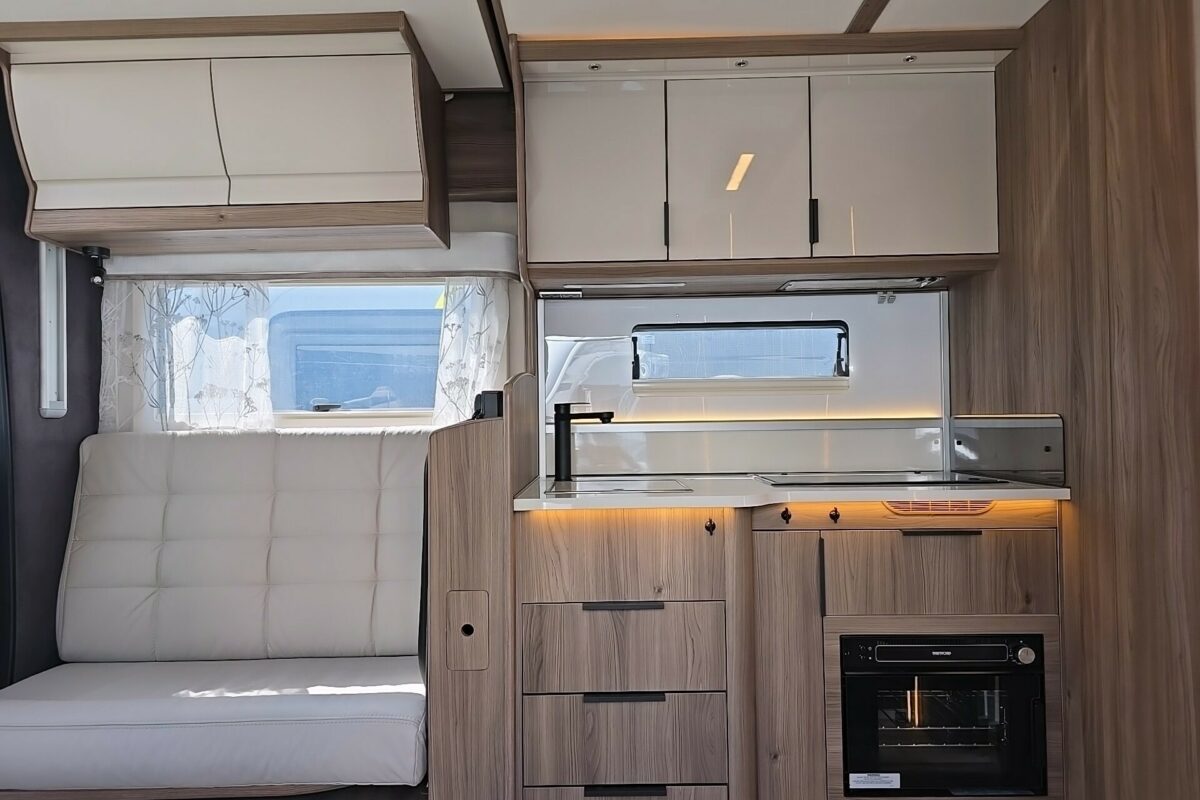 2025 COACHMAN TRAVEL MASTER 565 VIEW