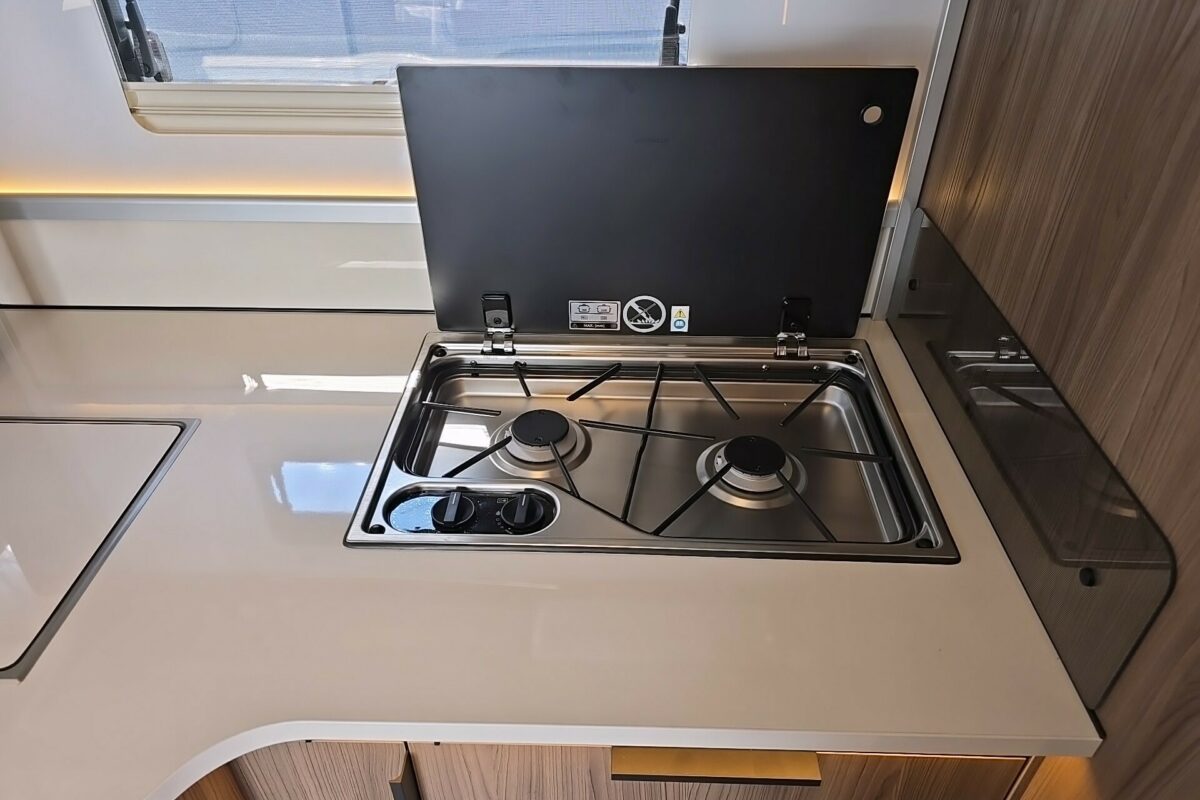 2025 COACHMAN TRAVEL MASTER 565 COOKER HOB