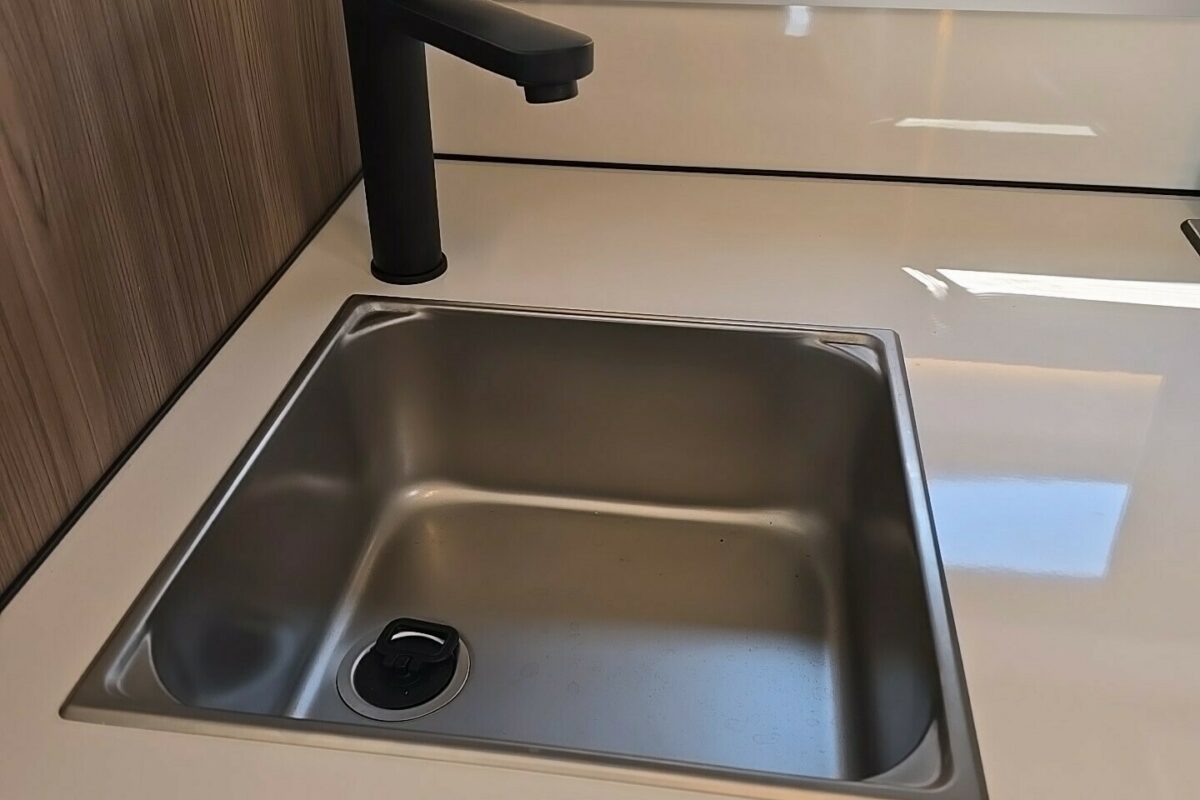 2025 COACHMAN TRAVEL MASTER 565 SINK