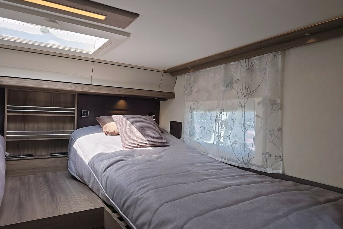 2025 COACHMAN TRAVEL MASTER 565 BED