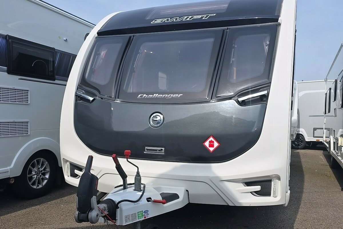 2018 SWIFT CHALLENGER 560 FRONT