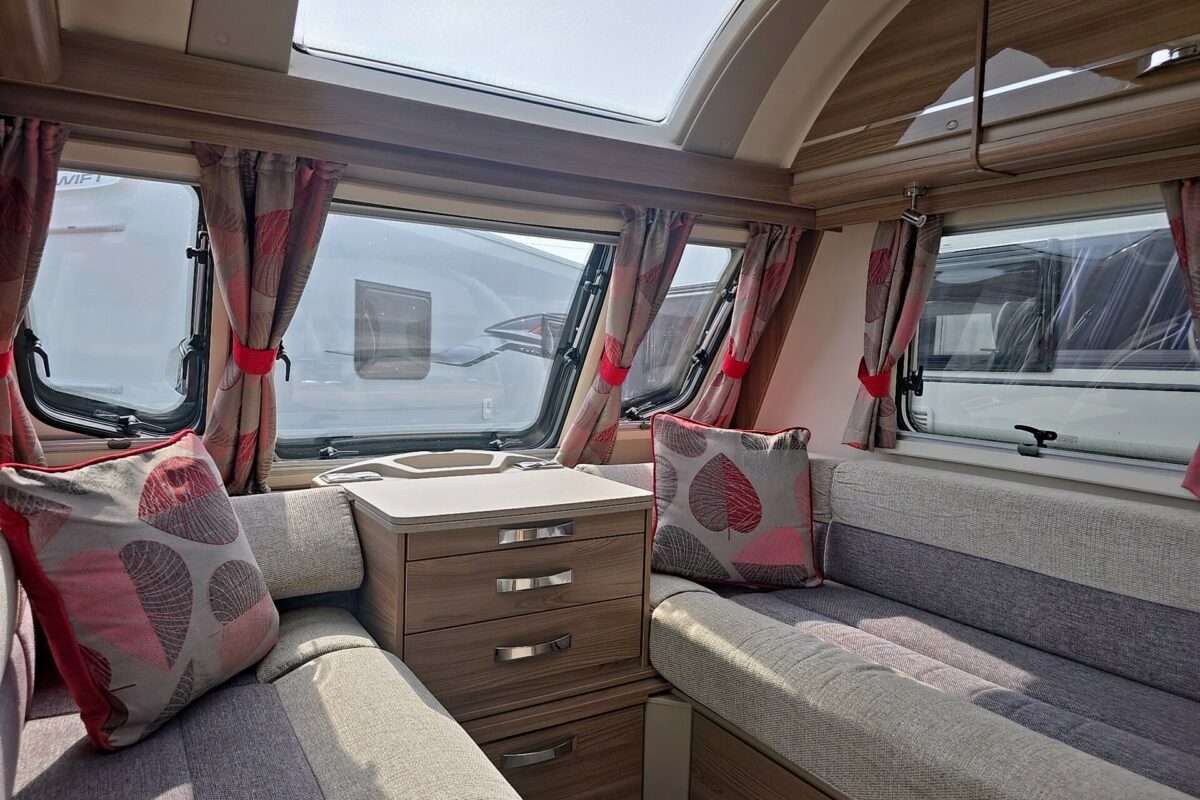 2018 SWIFT CHALLENGER 560 SEATING