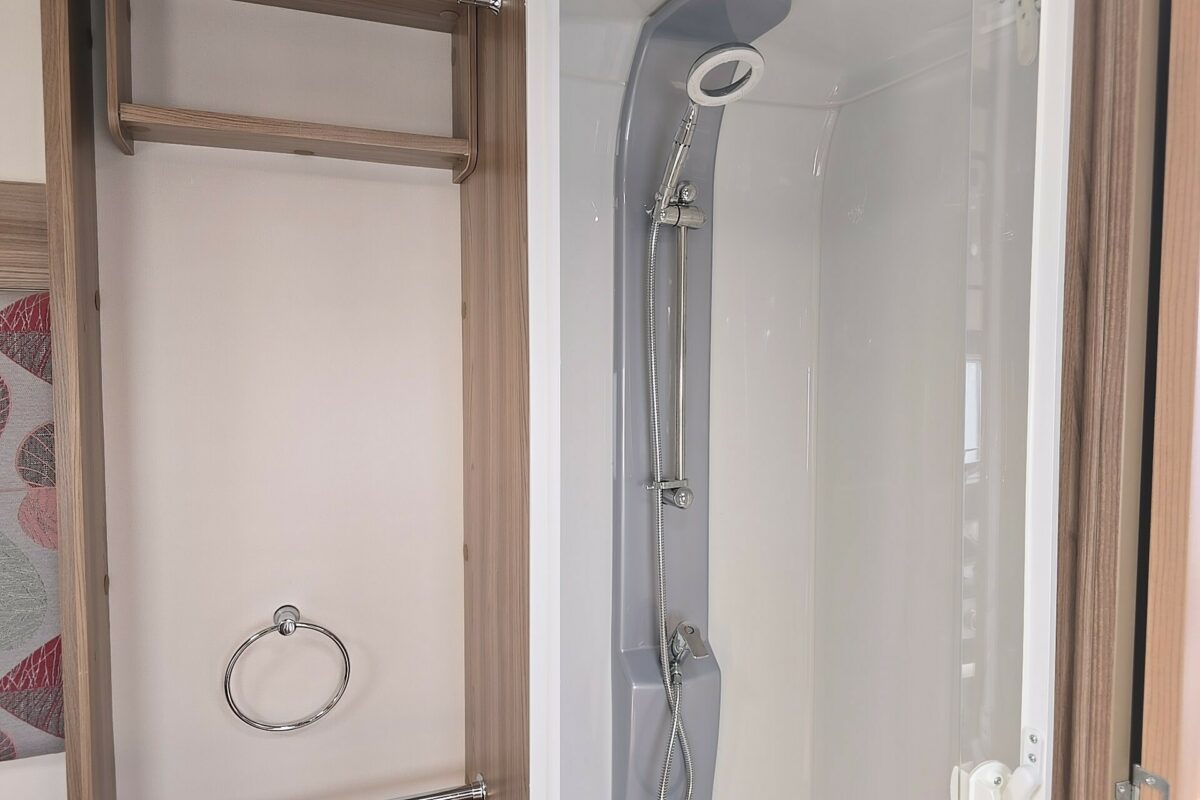 2018 SWIFT CHALLENGER 560 SHOWER