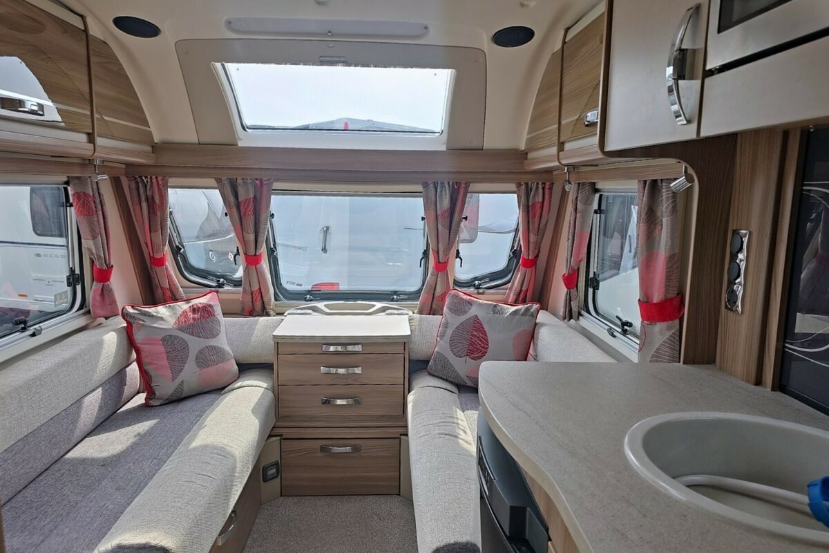 2018 SWIFT CHALLENGER 560 VIEW