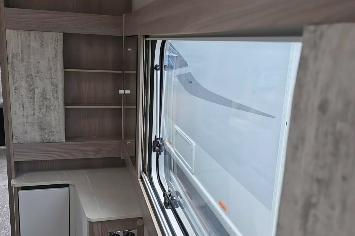 CHALLENGER EXCLUSIVE 580 GRANDE BEDROOM