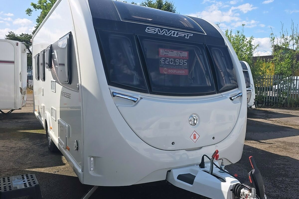 2022 SWIFT FINESSE FRONT O/S