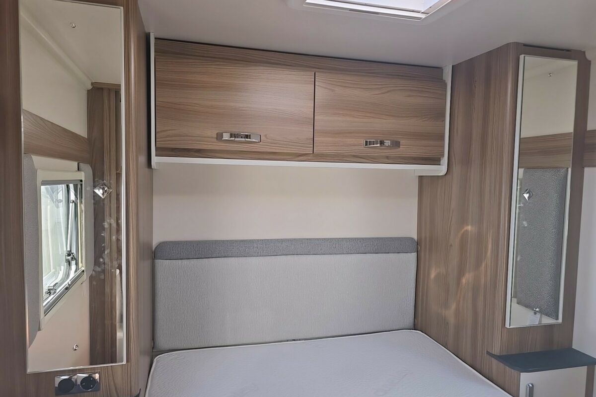 2022 SWIFT FINESSE BEDROOM