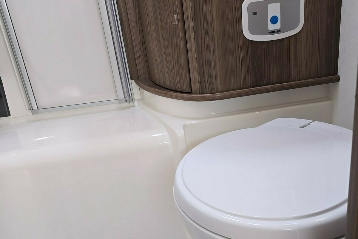 2025 SPORTIVO TM565 WASHROOM