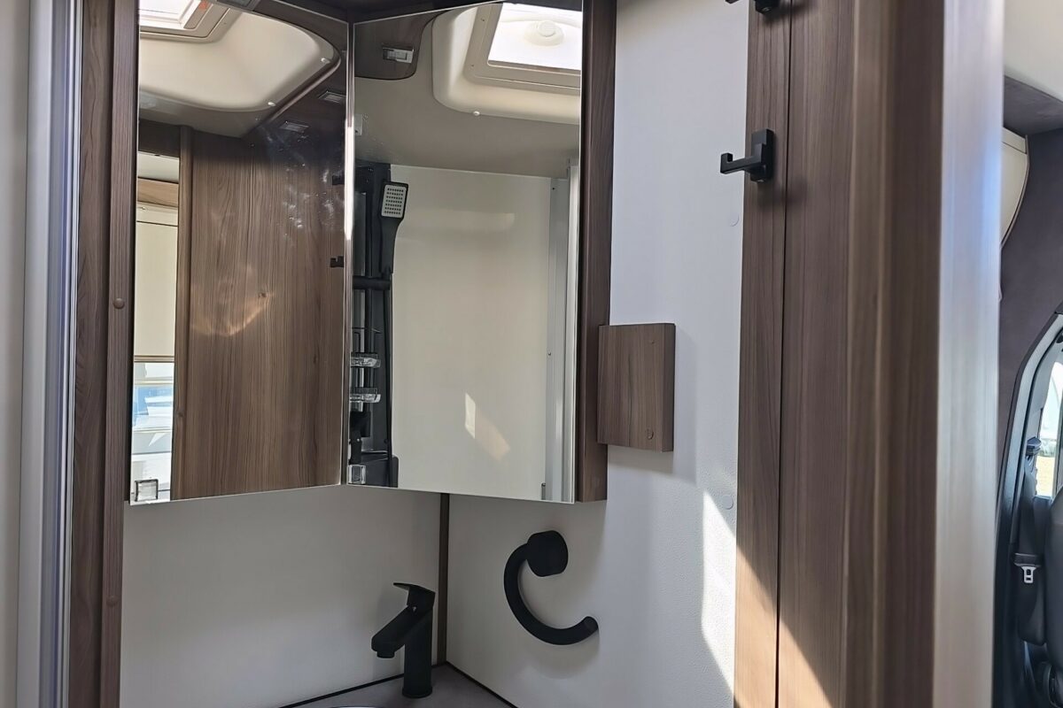 2025 SPORTIVO TM565 WASHROOM